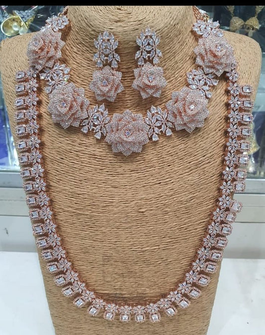 Flower Diamond and Rose Diamond Necklace Set for you
